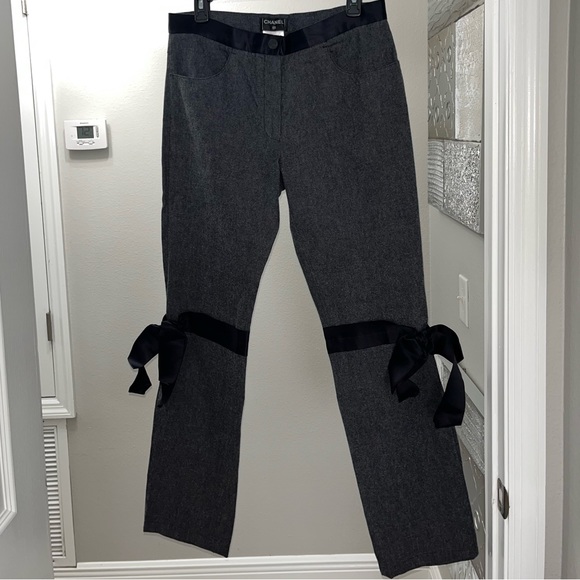 CHANEL Pants - Chanel Gray Pants With Bow Accents - Size FR 42